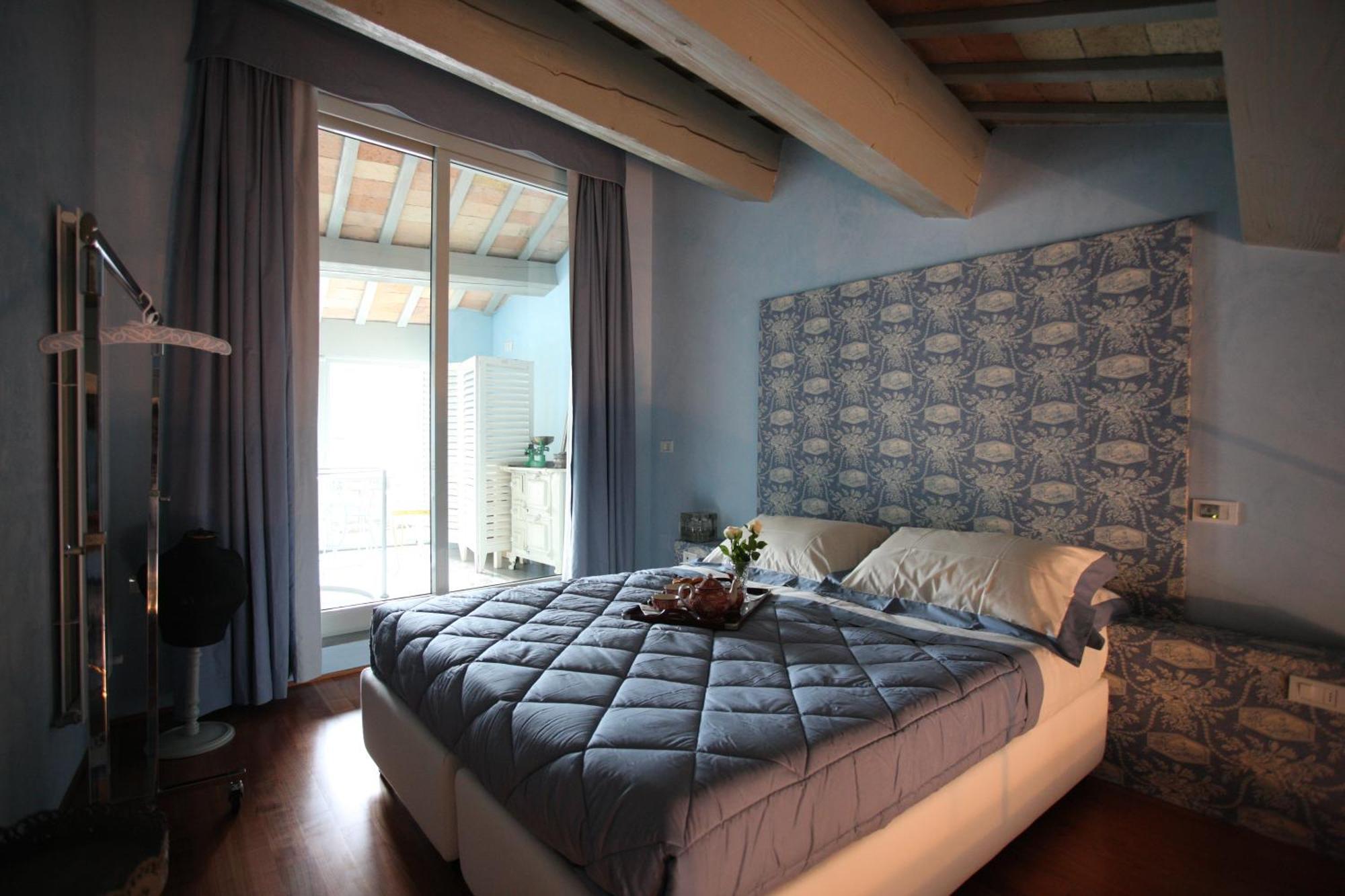 Bed and Breakfast Palazzo Santinelli SantʼAngelo in Vado Pokoj fotografie