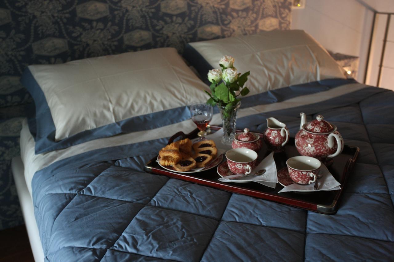 Bed and Breakfast Palazzo Santinelli SantʼAngelo in Vado Pokoj fotografie